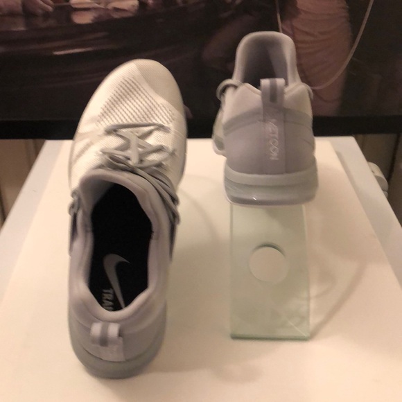 GREY & WHITE NIKE METCON FLYKNIT 3 - Picture 5 of 10